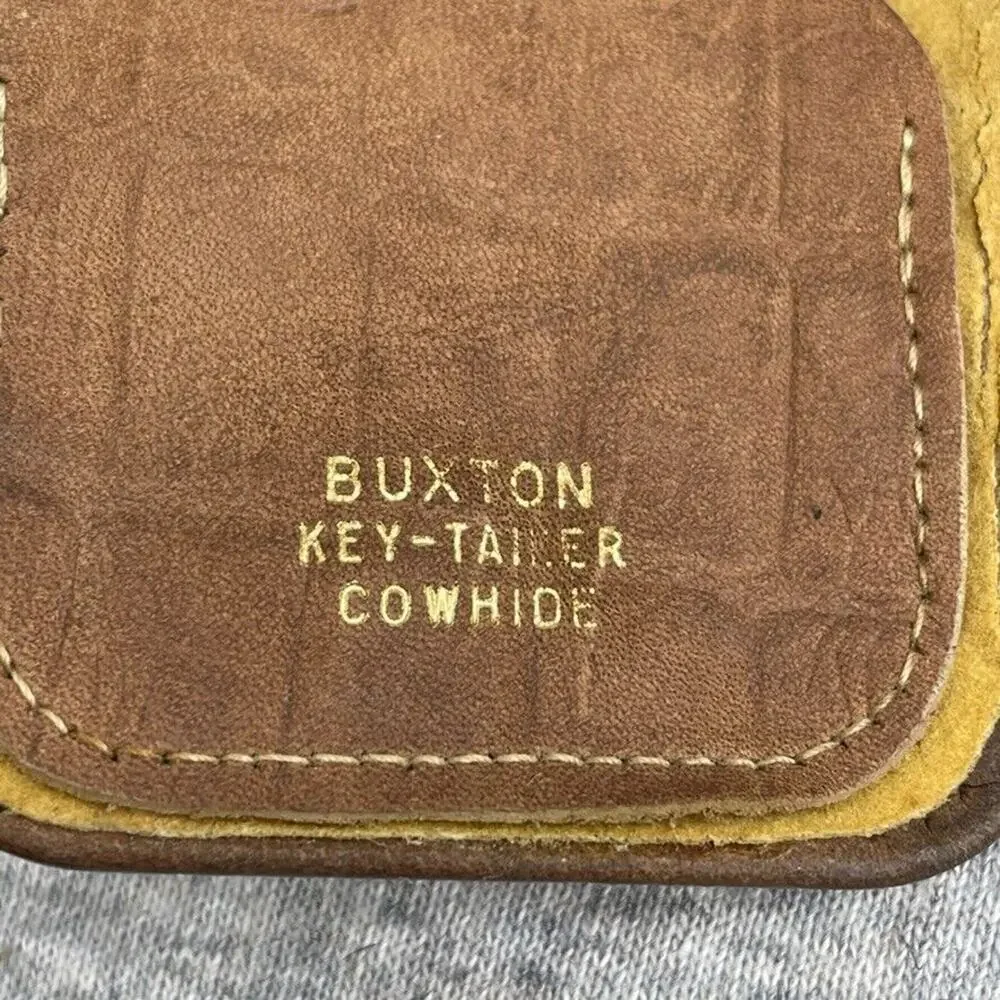 BUXTON Vintage Cowhide Key-Tainer Enclosed Key Holder